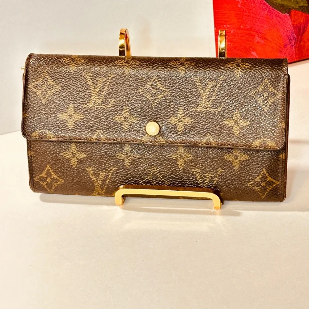 Sold out Monogram The Sarah long wallet with Gold Chain. - Picture 13 of 14